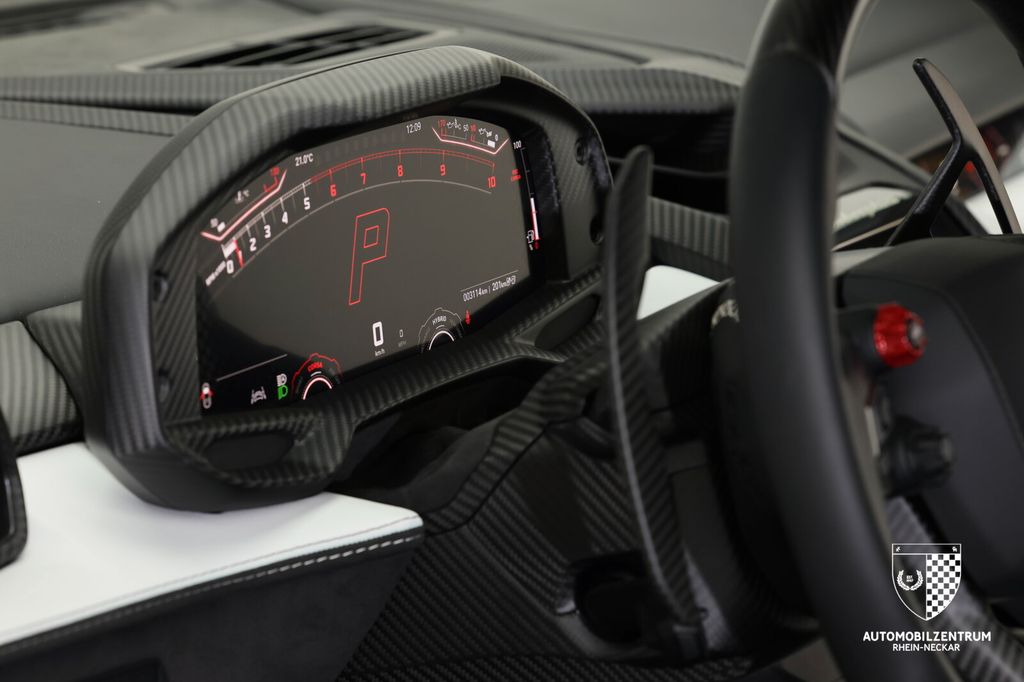 Lamborghini Revuelto 2024