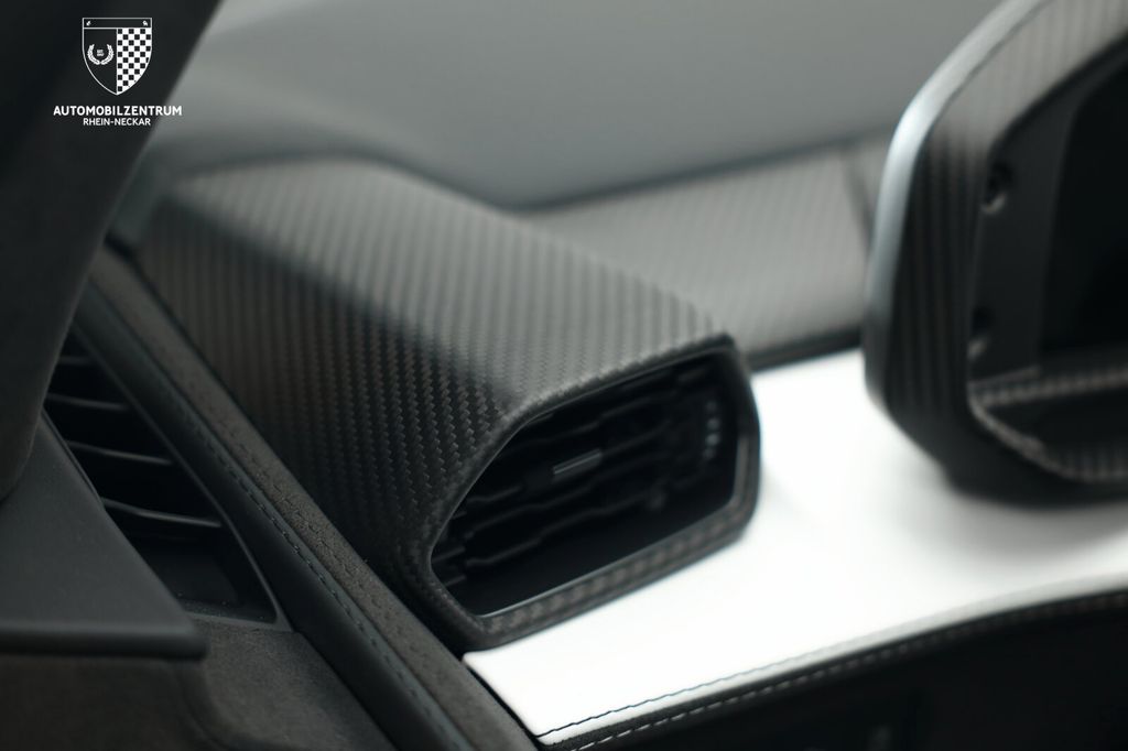 Lamborghini Revuelto 2024