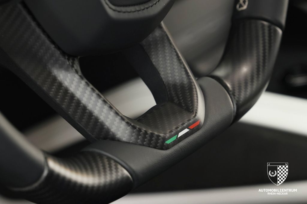 Lamborghini Revuelto 2024