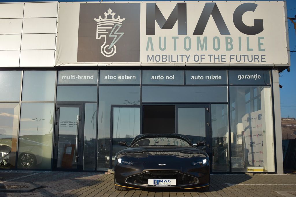 Aston Martin V8 Vantage 2021