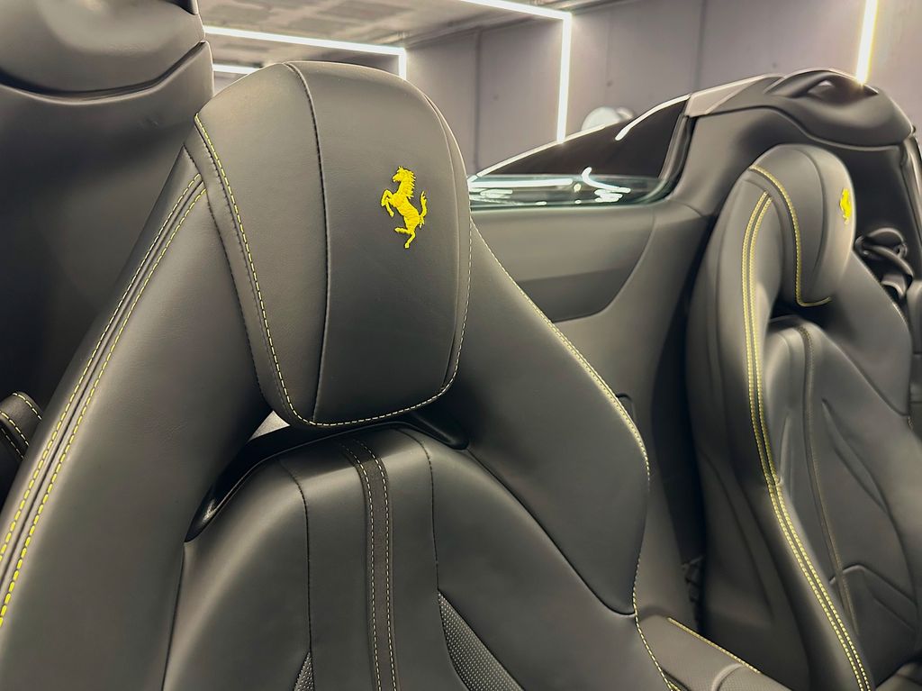 Ferrari 812 2021