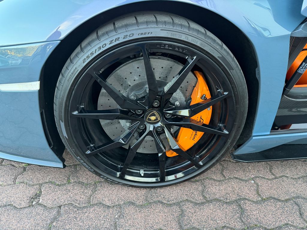 Lamborghini Aventador 2019