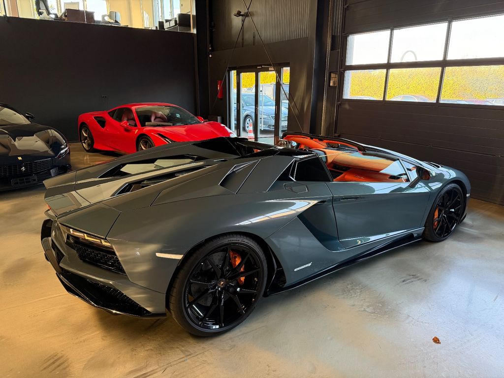 Lamborghini Aventador 2019