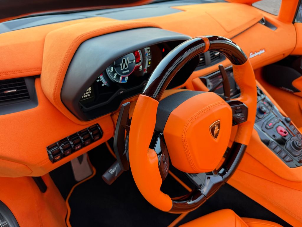 Lamborghini Aventador 2019