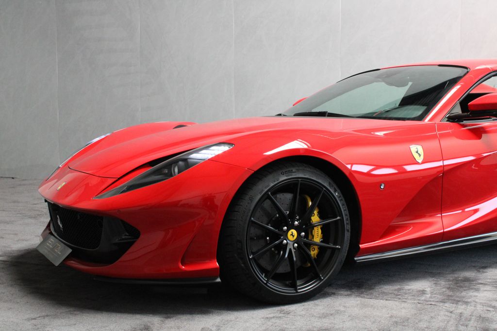 Ferrari 812 2021