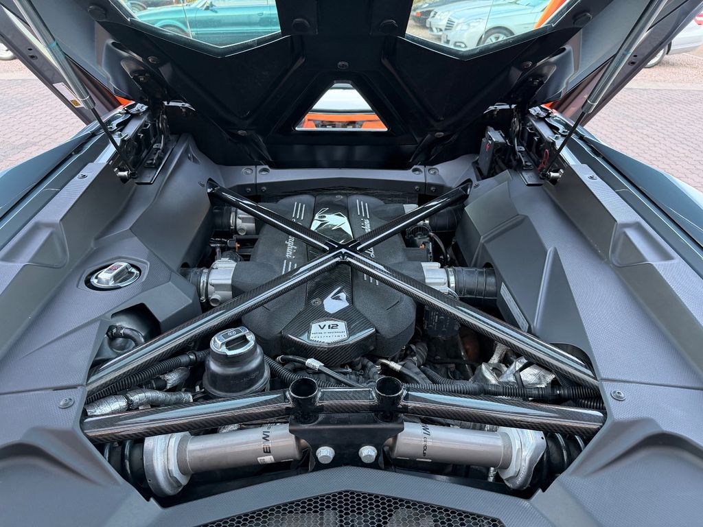 Lamborghini Aventador 2019