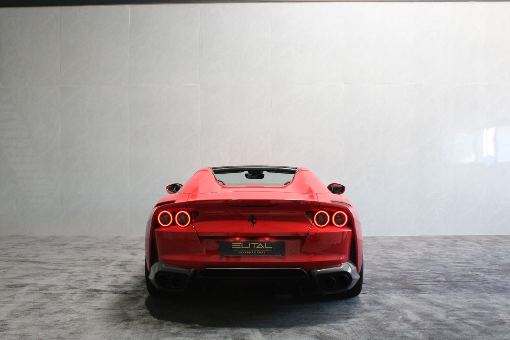 Ferrari 812 2021