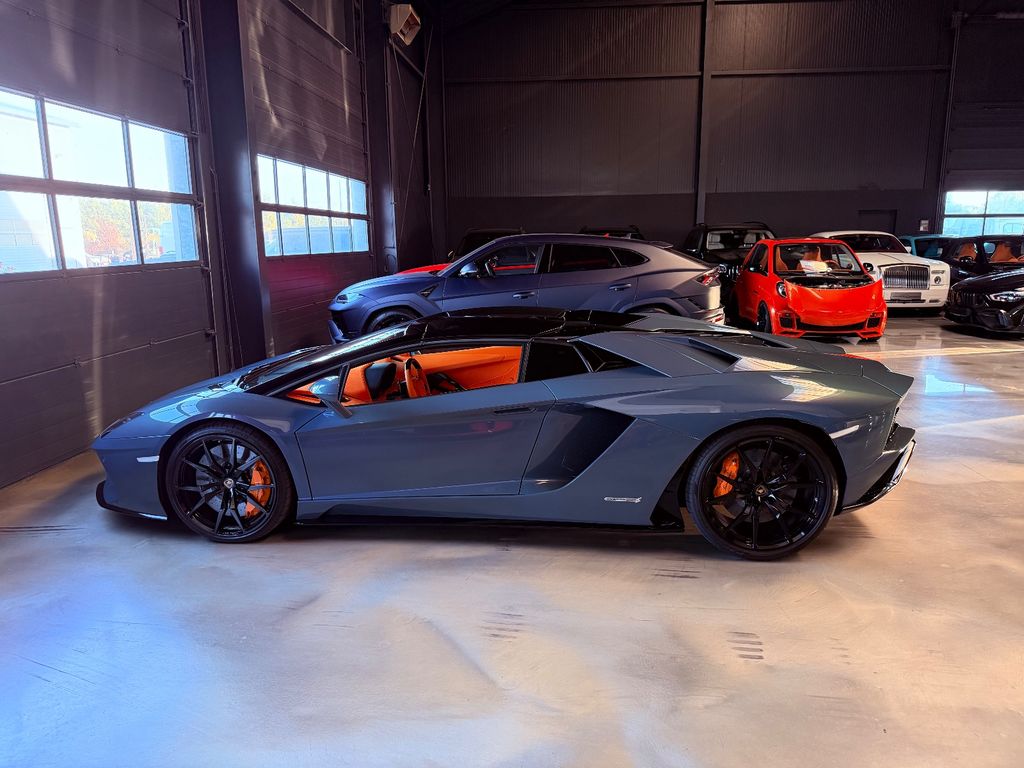 Lamborghini Aventador 2019