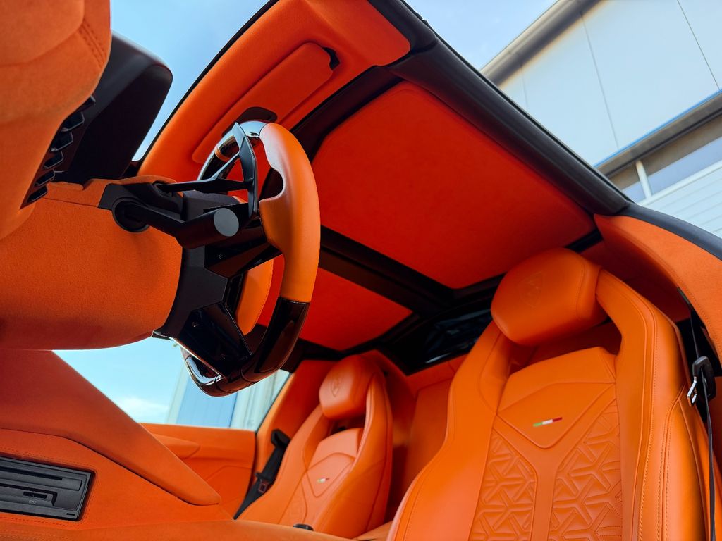 Lamborghini Aventador 2019