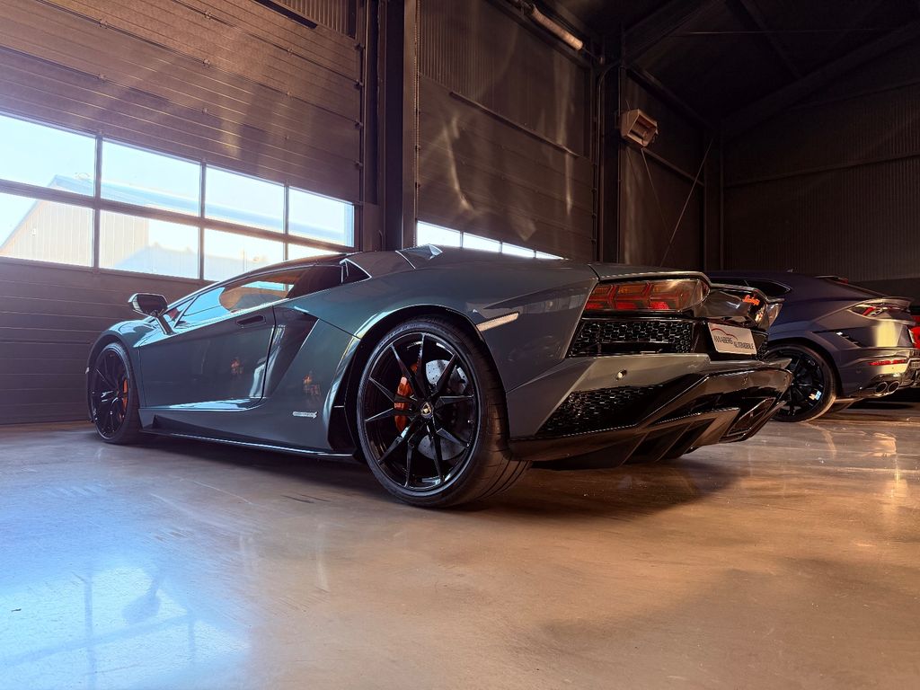 Lamborghini Aventador 2019