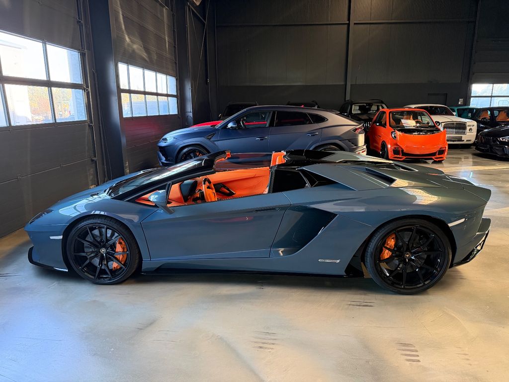 Lamborghini Aventador 2019