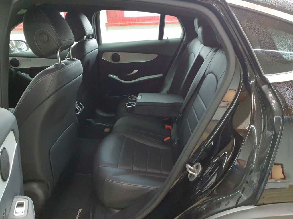 Mercedes-Benz GLC 300 2021