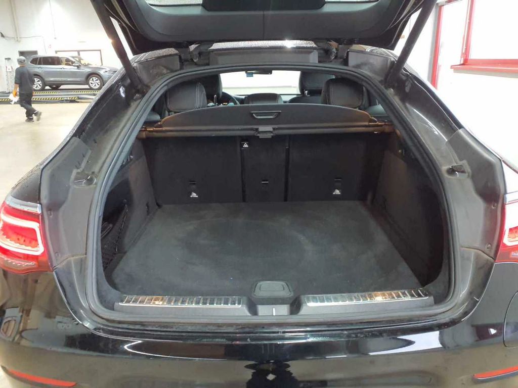 Mercedes-Benz GLC 300 2021