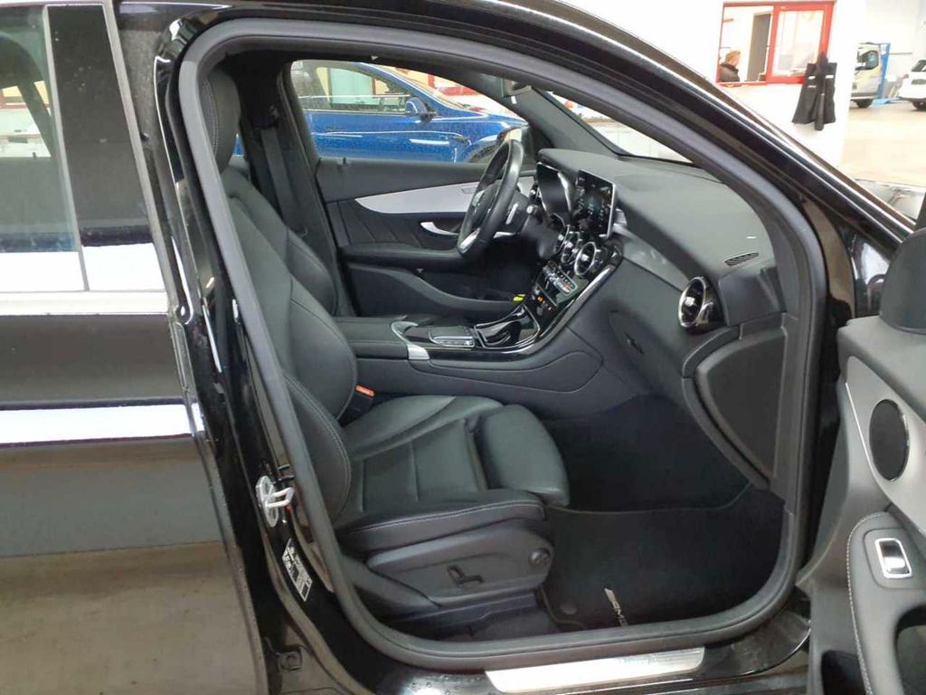 Mercedes-Benz GLC 300 2021