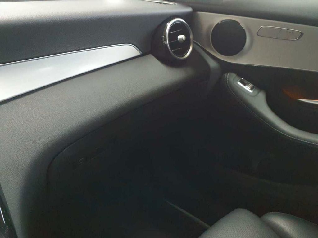 Mercedes-Benz GLC 300 2021