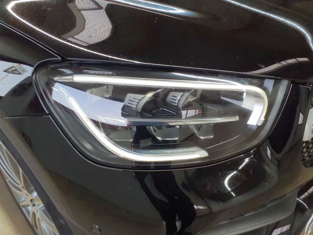 Mercedes-Benz GLC 300 2021