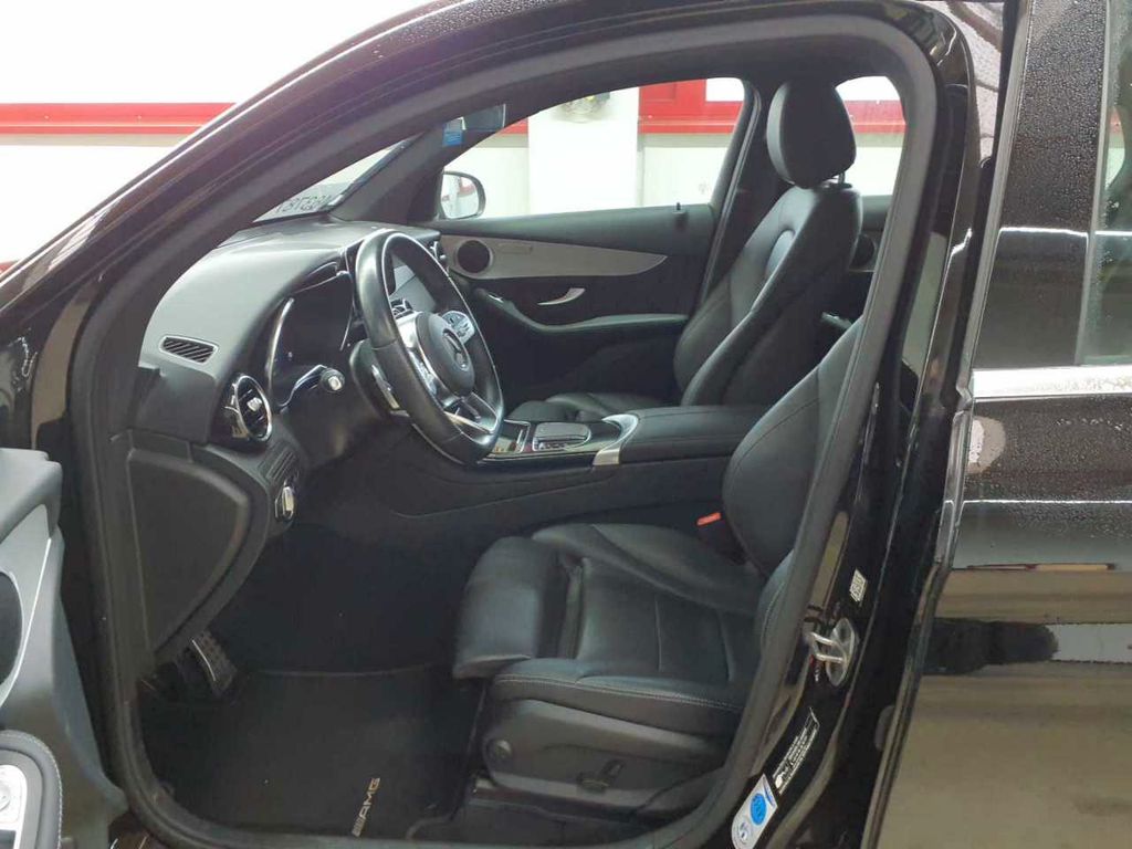 Mercedes-Benz GLC 300 2021