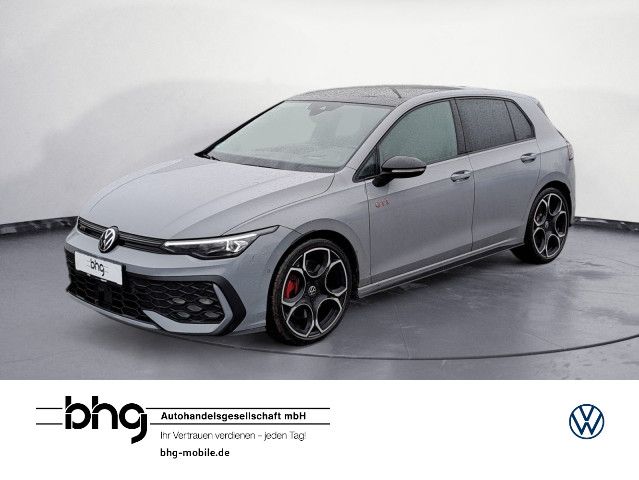 Volkswagen Golf 2025