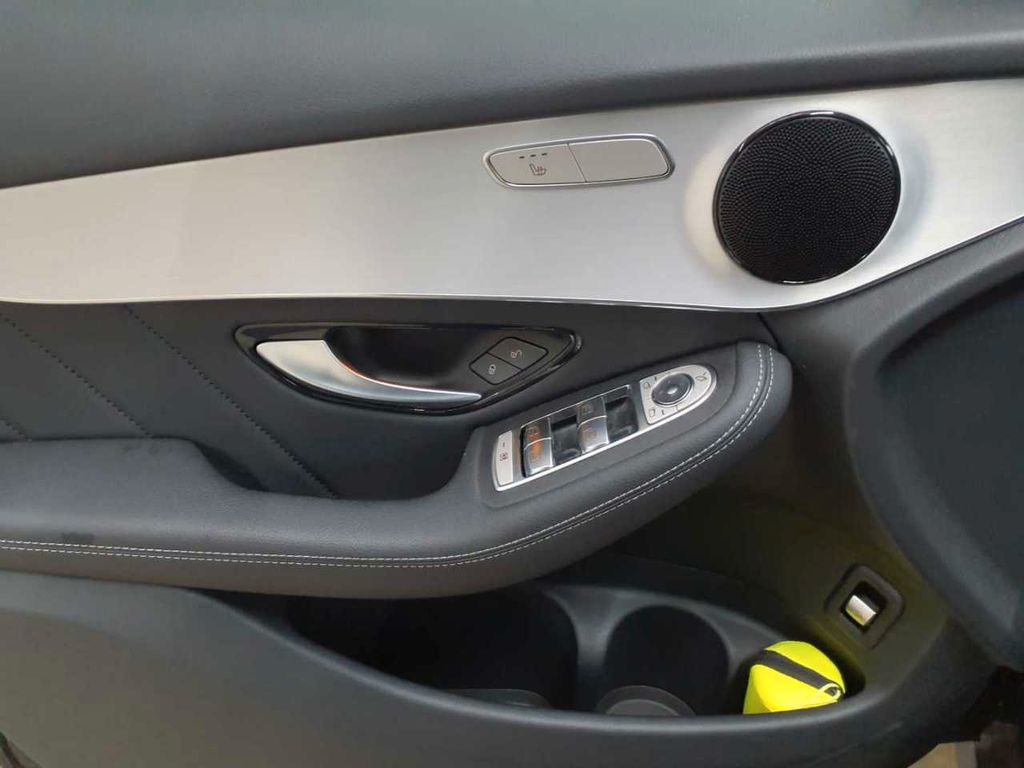 Mercedes-Benz GLC 300 2021