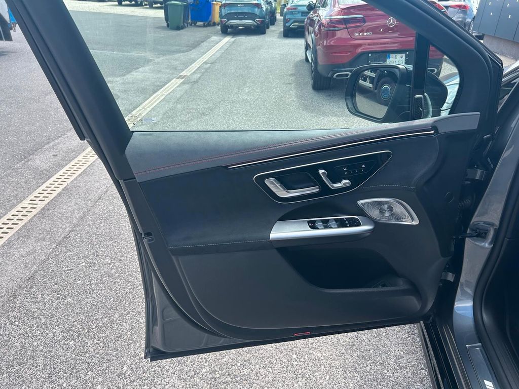 Mercedes-Benz EQE SUV 2023