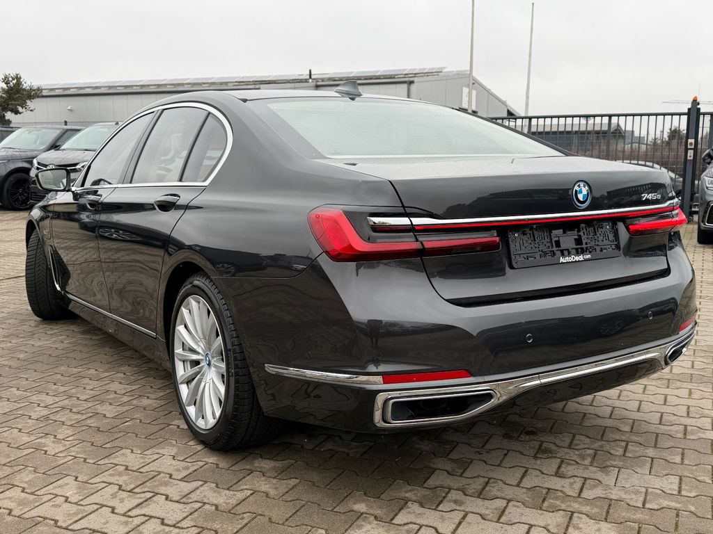 BMW 745 2022