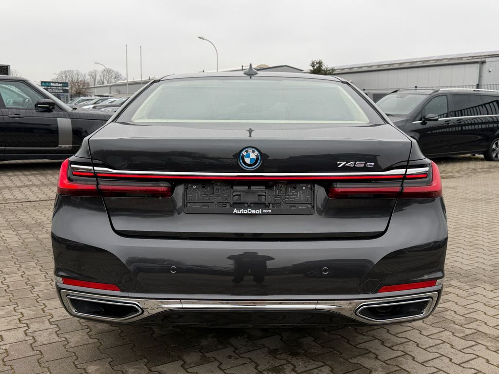 BMW 745 2022