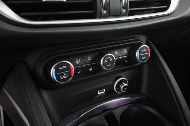 Alfa Romeo Stelvio 2023