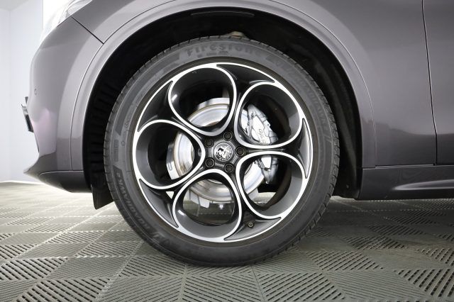 Alfa Romeo Stelvio 2023