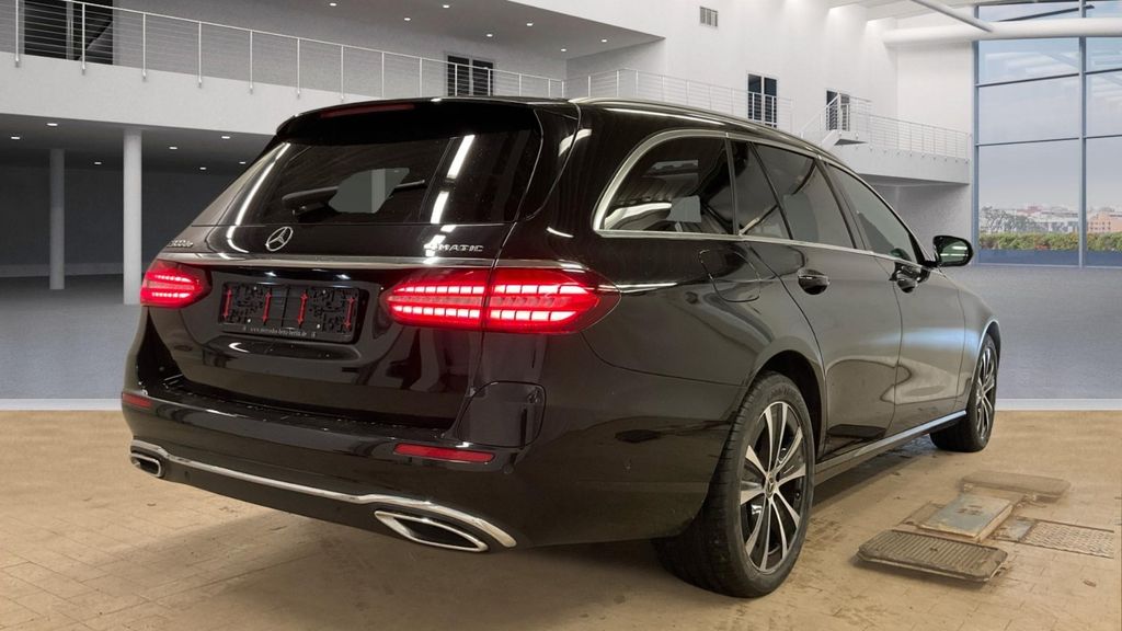 Mercedes-Benz E 300 2022