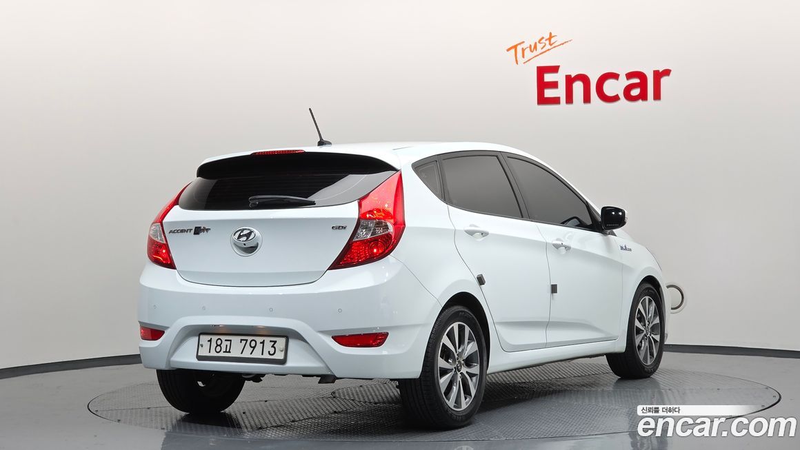 Hyundai Accent 2015