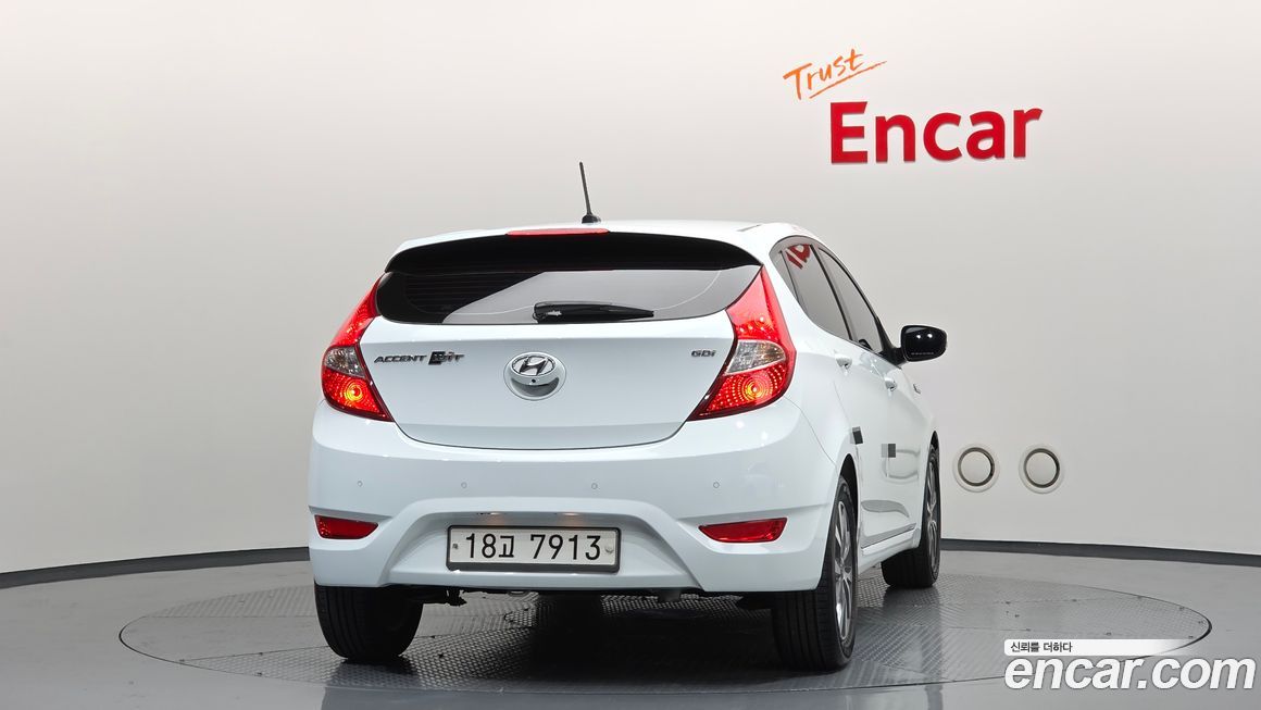 Hyundai Accent 2015