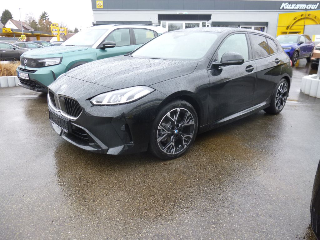 BMW 120 2025