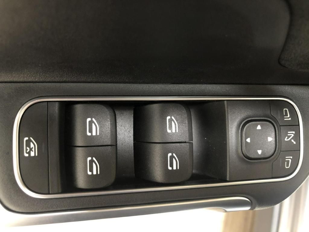 Mercedes-Benz GLB 200 2023