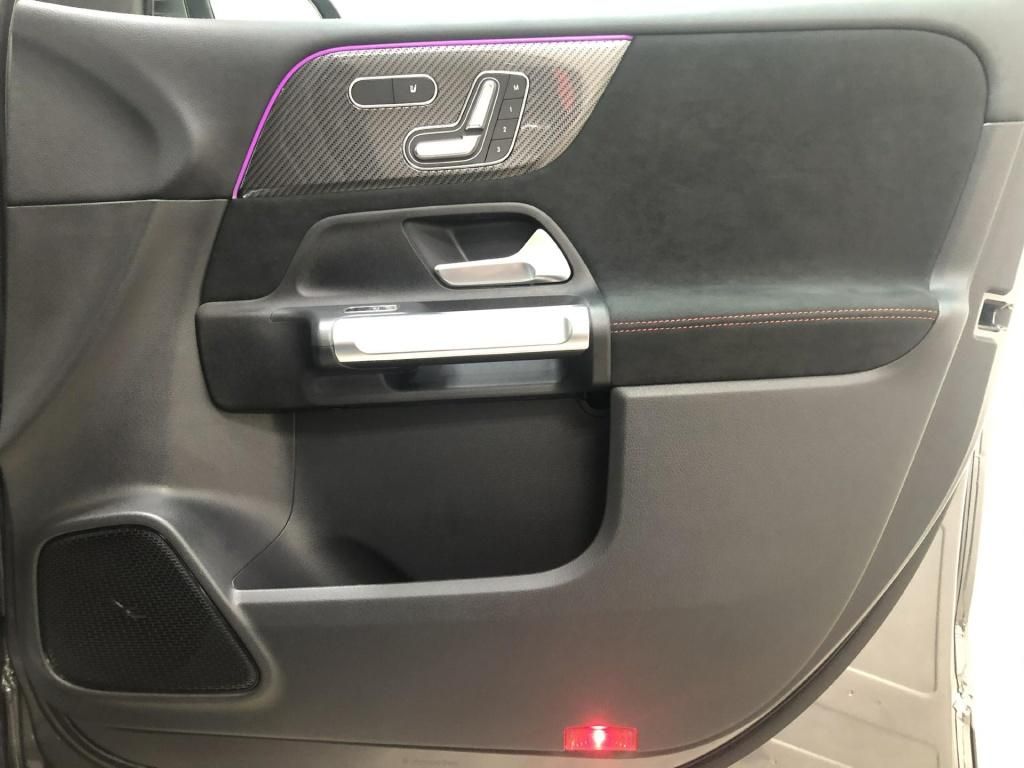 Mercedes-Benz GLB 200 2023