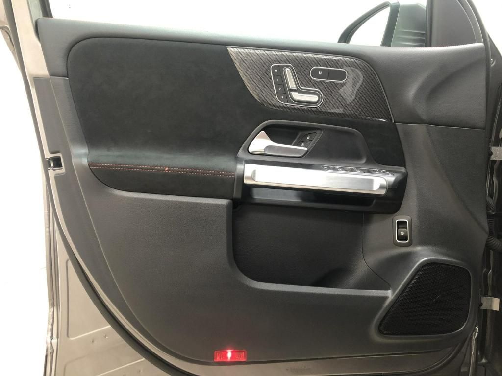 Mercedes-Benz GLB 200 2023