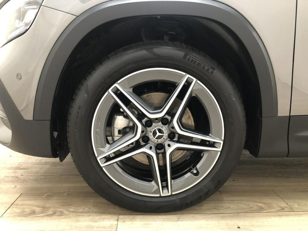 Mercedes-Benz GLB 200 2023