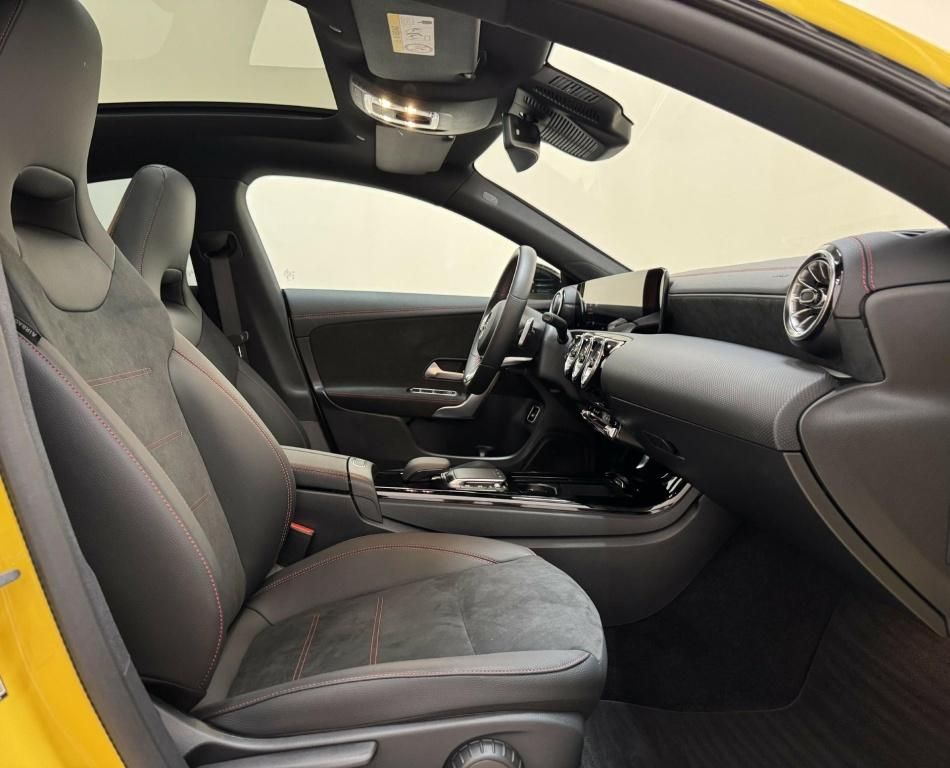 Mercedes-Benz CLA 200 2023