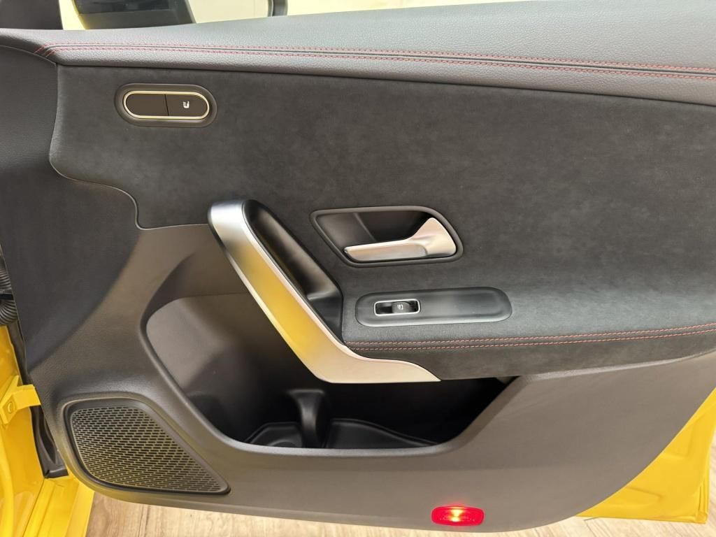 Mercedes-Benz CLA 200 2023