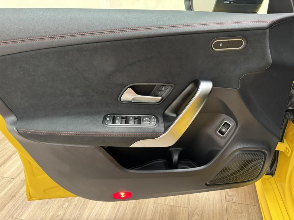 Mercedes-Benz CLA 200 2023