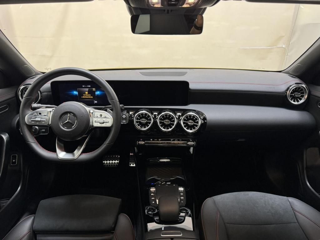 Mercedes-Benz CLA 200 2023