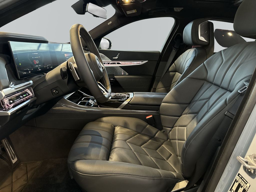 BMW i7 2024