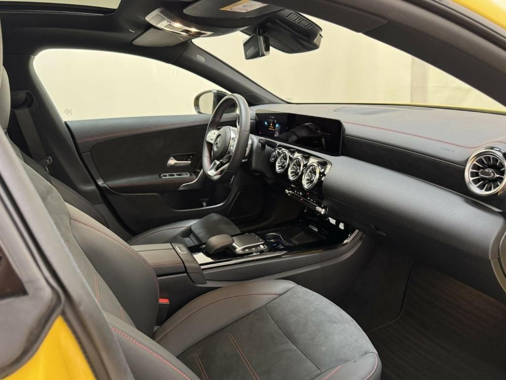 Mercedes-Benz CLA 200 2023