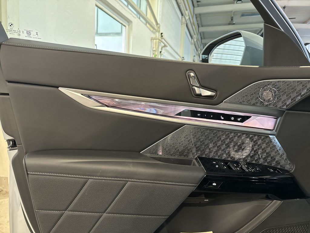 BMW i7 2024