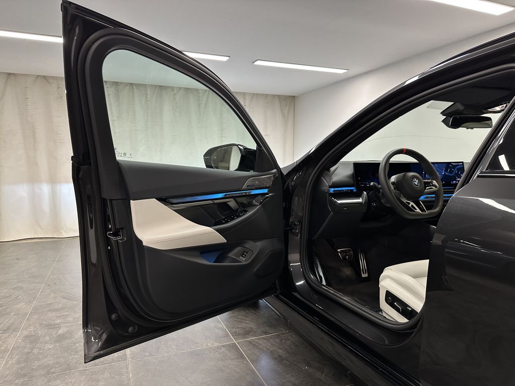 BMW i5 2025