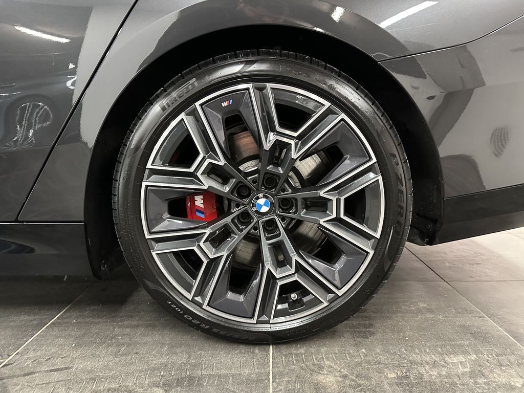 BMW i5 2025