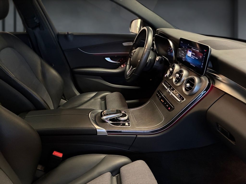 Mercedes-Benz C 300 2021