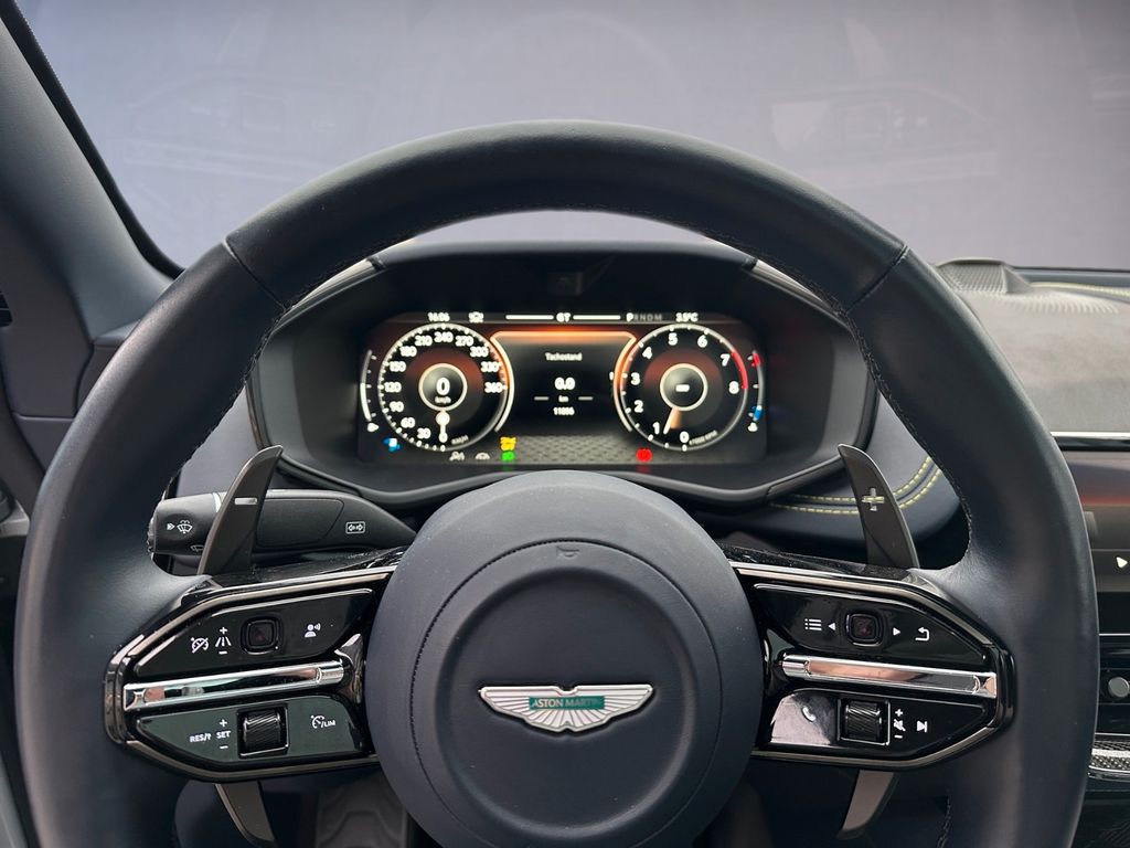 Aston Martin DBX 2024