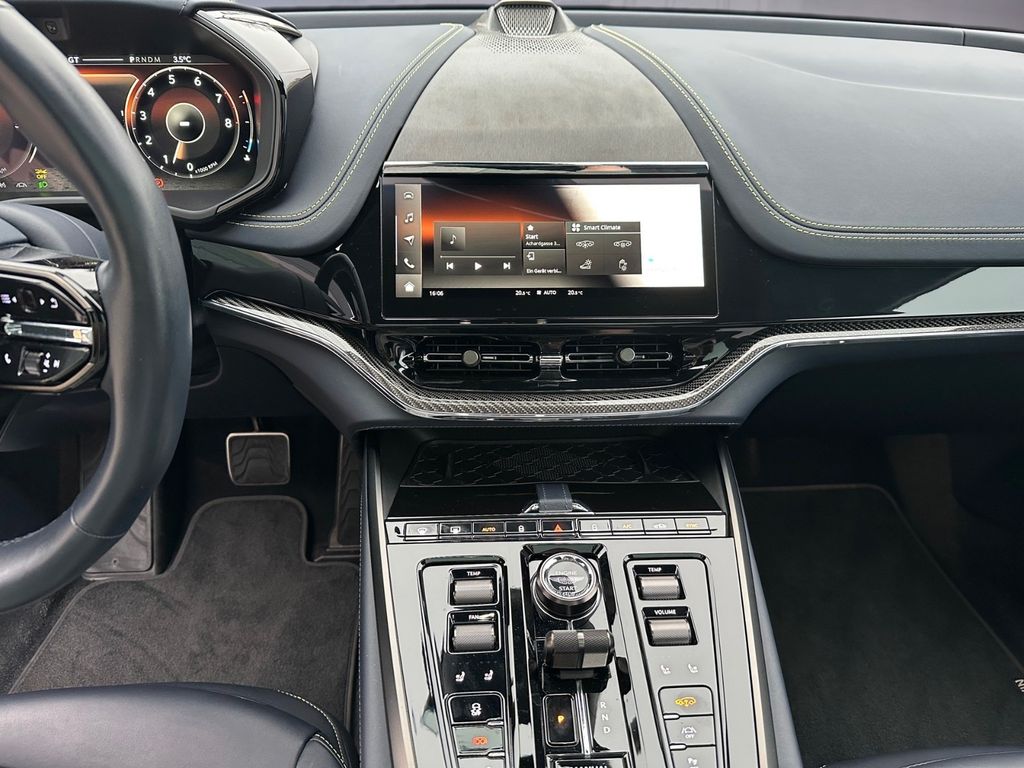 Aston Martin DBX 2024