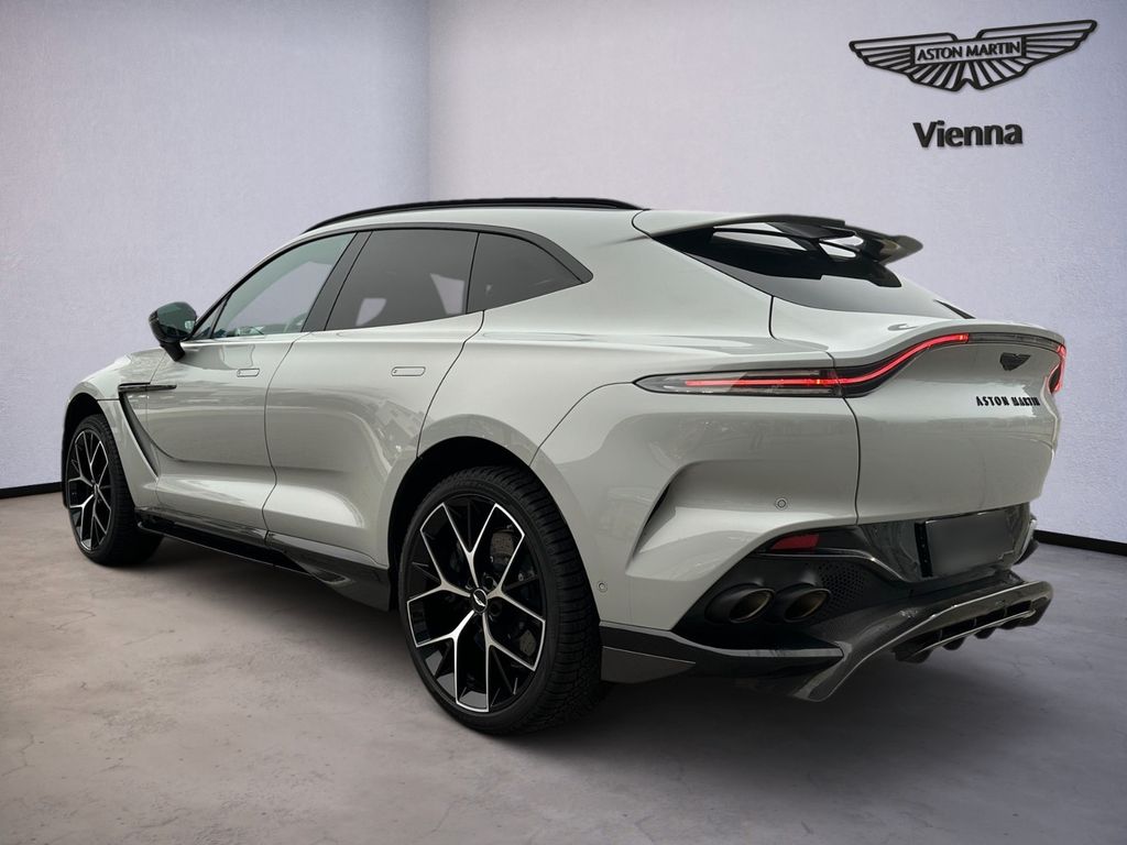 Aston Martin DBX 2024