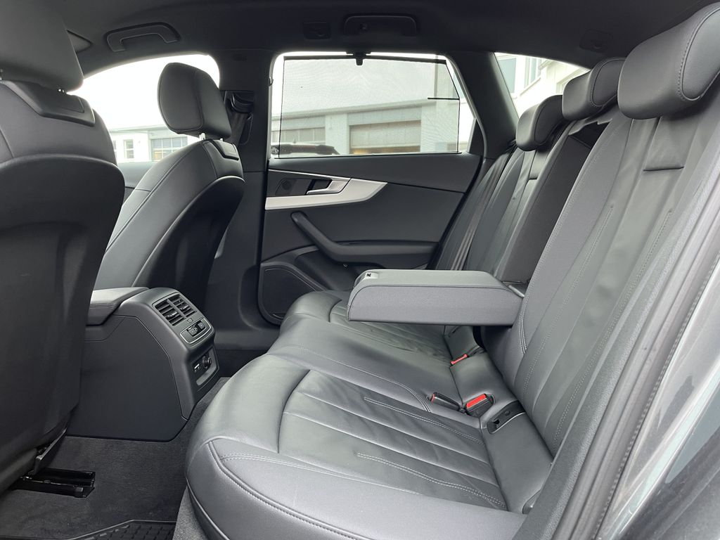 Audi A4 2023
